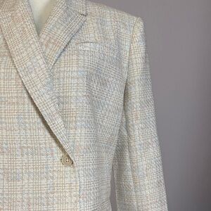 Elegant Beige Tweed Blazer and skirt set Size 12. Calvin Klein